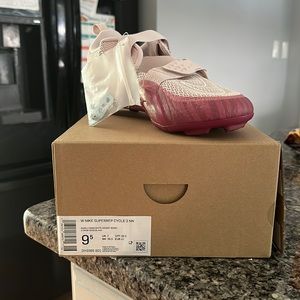 New In Box Women’s Size 9.5 Nike Superrep Cycle 2 NN
